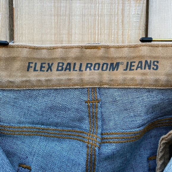 Duluth Men's Flex Ballroom Stretch Relaxed Fit Jeans Size 42x30 Dark Sto… - Picture 5 of 7